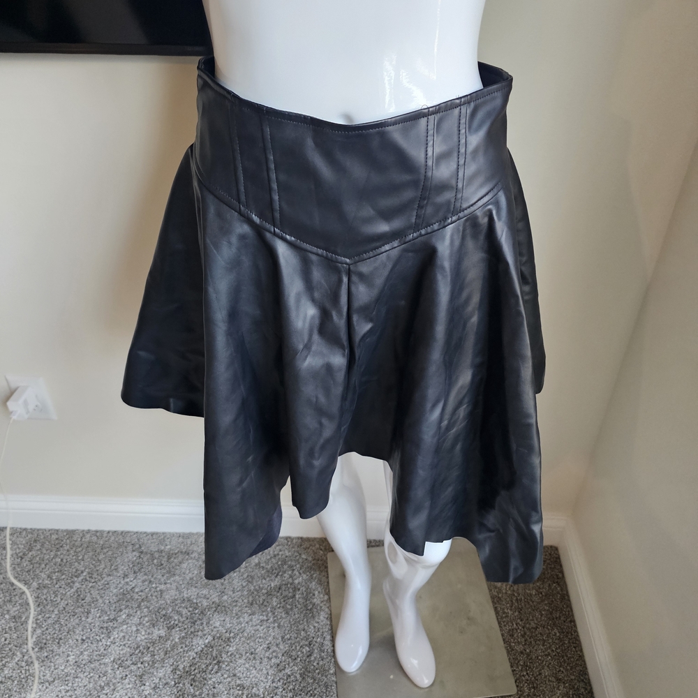 Elegant Black Leather Skirt